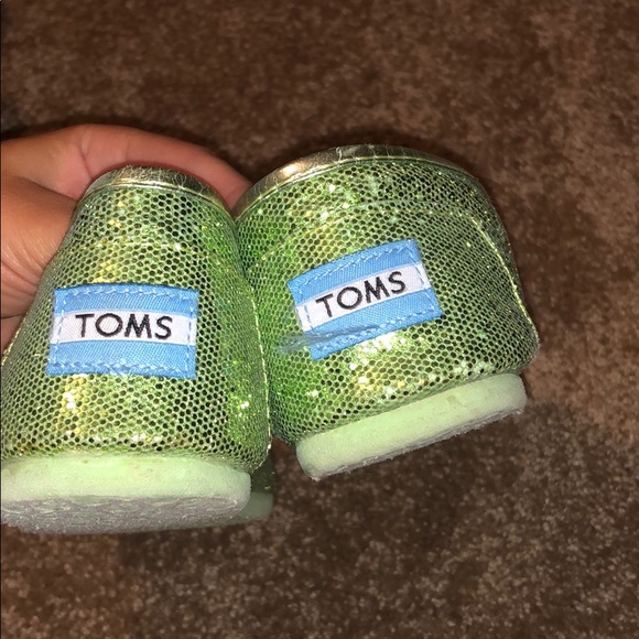 Shoes - Picture 2 of 6